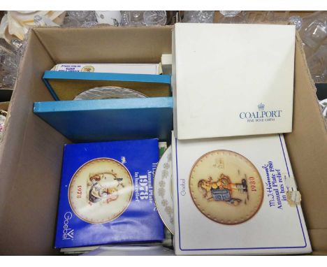 A box of miscellaneous items, to include collectors plates by Hummel, Coalport and Wedgwood