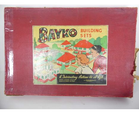 A Bayko building blocks New Series pre-war set No.2 in original box.
