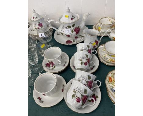 A 22 piece tea service, Poland
