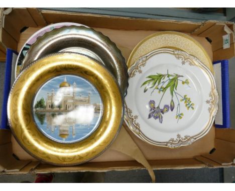 A mixed collection of decorative Spode: and similar wall plates (7) 