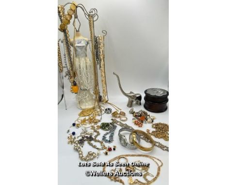 A quantity of mostly costume jewellery including a hallmarked 9ct gold figaro link chain, length 22", gross weight 6.57g, a p