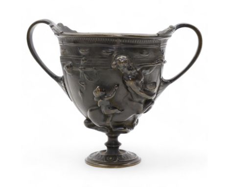 After the Antique, early 20th century bronze urn modelled after the Kantharos vessel found in the ruins of Pompeii, depicting