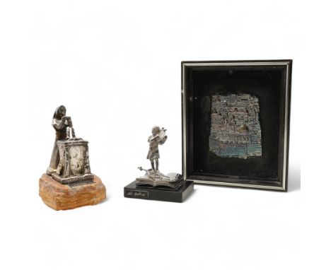 Isaac Jeheskel - Filled silver figure 'Blessing of Seder' marked 925 Sterling on rockwork base H12cm, another religious figur