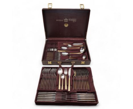 Bestecke Solingen gold plated canteen for twelve persons, in leatherette carry case