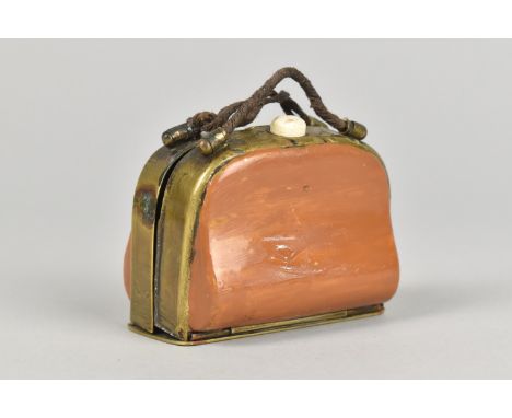 A Late 19th/Early 20th Century Novelty Travelling Inkwell in the Form of a Gladstone Bag, 5.5cms Wide