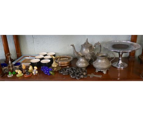 Shelf of collectables to include champagne coaster