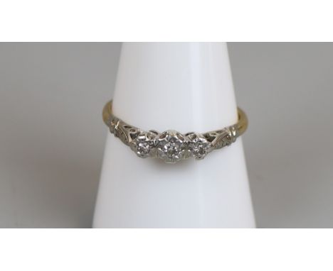 18ct gold diamond ring with platinum setting, size Q½