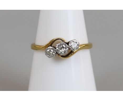 18ct gold diamond ring with platinum setting, size L½