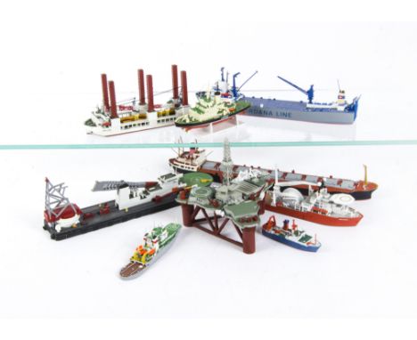 Various makers and scales modern Oil Rig and various support waterline vessels, MMM Saipem Scaraboeo 3 Oil Rig, Model-Pool Wi