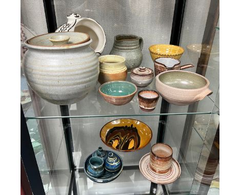 Studio Pottery, small collection to include; David Wilson handpainted bowl (chipped), Ray Finch mug, Biddy Rose pot with lid,