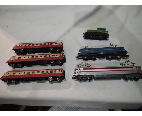 HO scale Continental Outline locomotives, including two twin pantograph electrics, one 0.4.0 diesel shunter and three car D.M