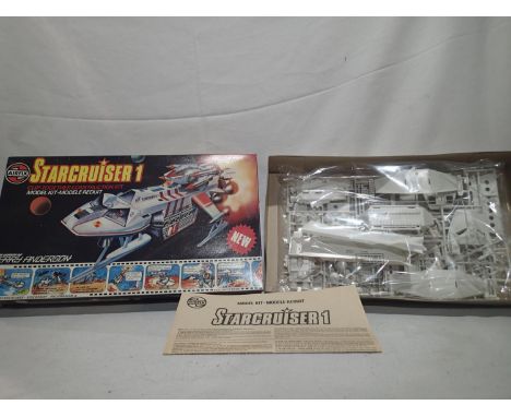 Airfix boxed 07170-9 Starcruiser 1, Gerry Anderson, boxes with wear, model on sprues in bag with instructions. UK P&amp;P Gro