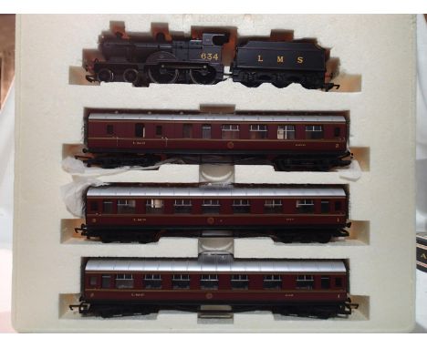 OO scale Hornby R2172 LMS train pack, 440 loco and tender, 634, black, with three LMS maroon coaches, excellent condition, no