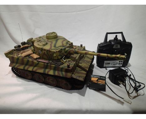 Heng Long radio control tiger tank with transmitter and charger. UK P&amp;P Group 2 (£20+VAT for the first lot and £4+VAT for