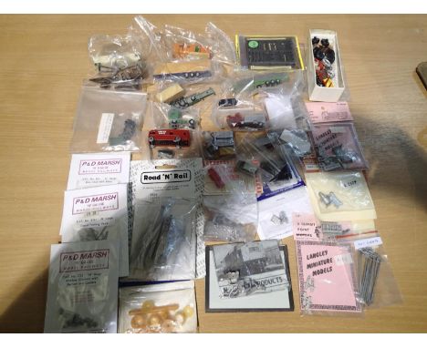N gauge selection of white metal vehicle kits, some built, cans, vans, artics, crane etc, plus white metal accessories, lamps