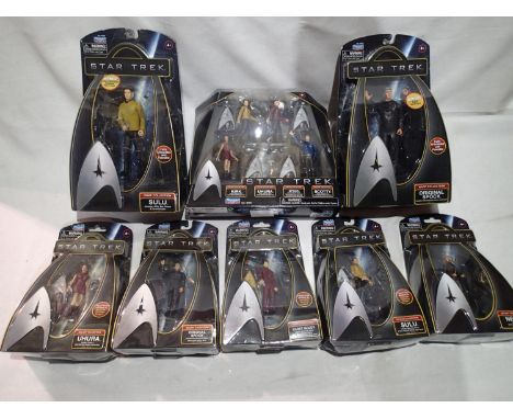 Star Trek Playmates figures comprising five single figures, boxed set of four, all 10 cm tall figures, plus two 15 cm figures
