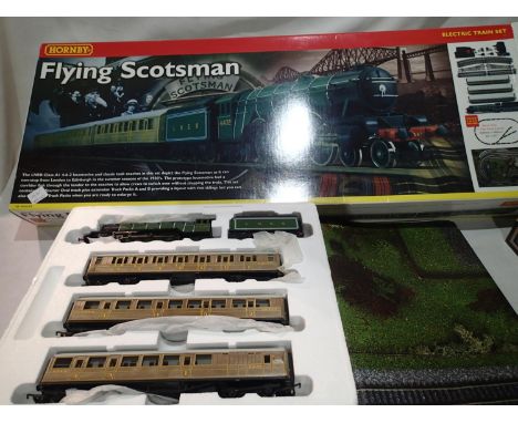 OO scale Hornby R1019 Flying Scotsman set, locomotive and three teak coaches, plus track mat only, no track/controller etc, e