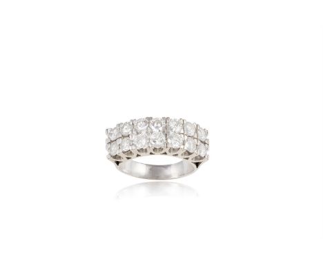 A DIAMOND RINGSet with two rows of round brilliant-cut diamonds to the front, mounted in gold, diamonds approximately 2.50cts