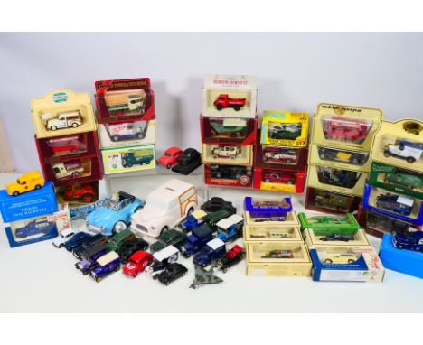 Lledo - Matchbox Models of Yesteryear Bburago - Others - A mixed collection of boxed and unboxed diecast model vehicles in se