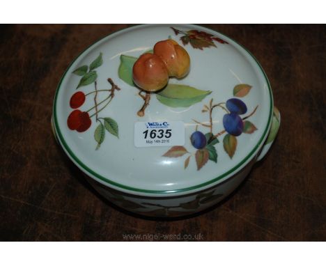 A Royal Worcester lidded vegetable Dish
