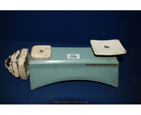 A Harper scales and weights.