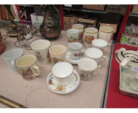 A collection of George V commemorative ceramics including Myott beakers, Paragon cup and saucer, etc
