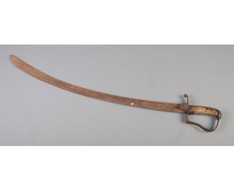 A 1796 Light Cavalry sword, with curved blade. Blade length: 84cm.  Rust to the blade, evidence of woodworm to the handle.