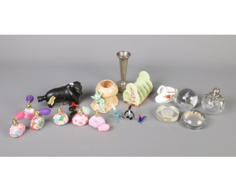 A small selection of miscellaneous. To include Sylvac, Carltonware, and coloured glass animals etc.  