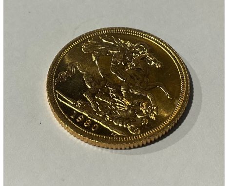 Queen Elizabeth II 1980 22ct Gold Full Sovereign Coin; features Benedetto Pistrucci's design depicting George & the Dragon on