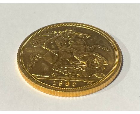 Queen Elizabeth II 1980 22ct Gold Full Sovereign Coin; features Benedetto Pistrucci's design depicting George & the Dragon on