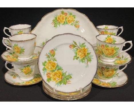 A Royal Albert Tea Rose pattern part tea service (21)