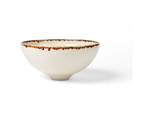 § Edmund De Waal (British 1964-) Footed Bowl impressed artist's seal, fine crackle glaze with brown glazed rimDimensions:10cm