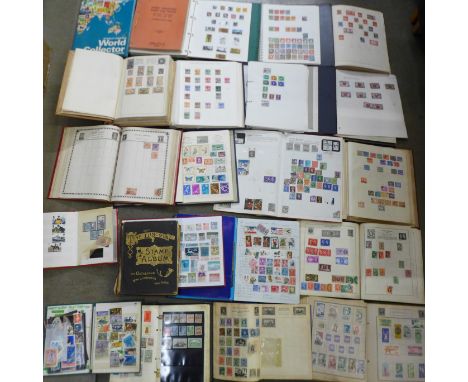 A large box of worldwide stamp albums (21) 