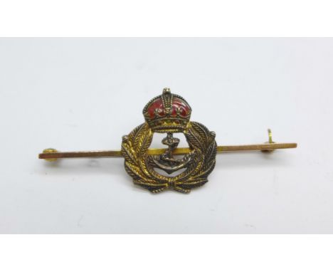 A 9ct gold and enamel Royal Naval brooch, 4.3g 