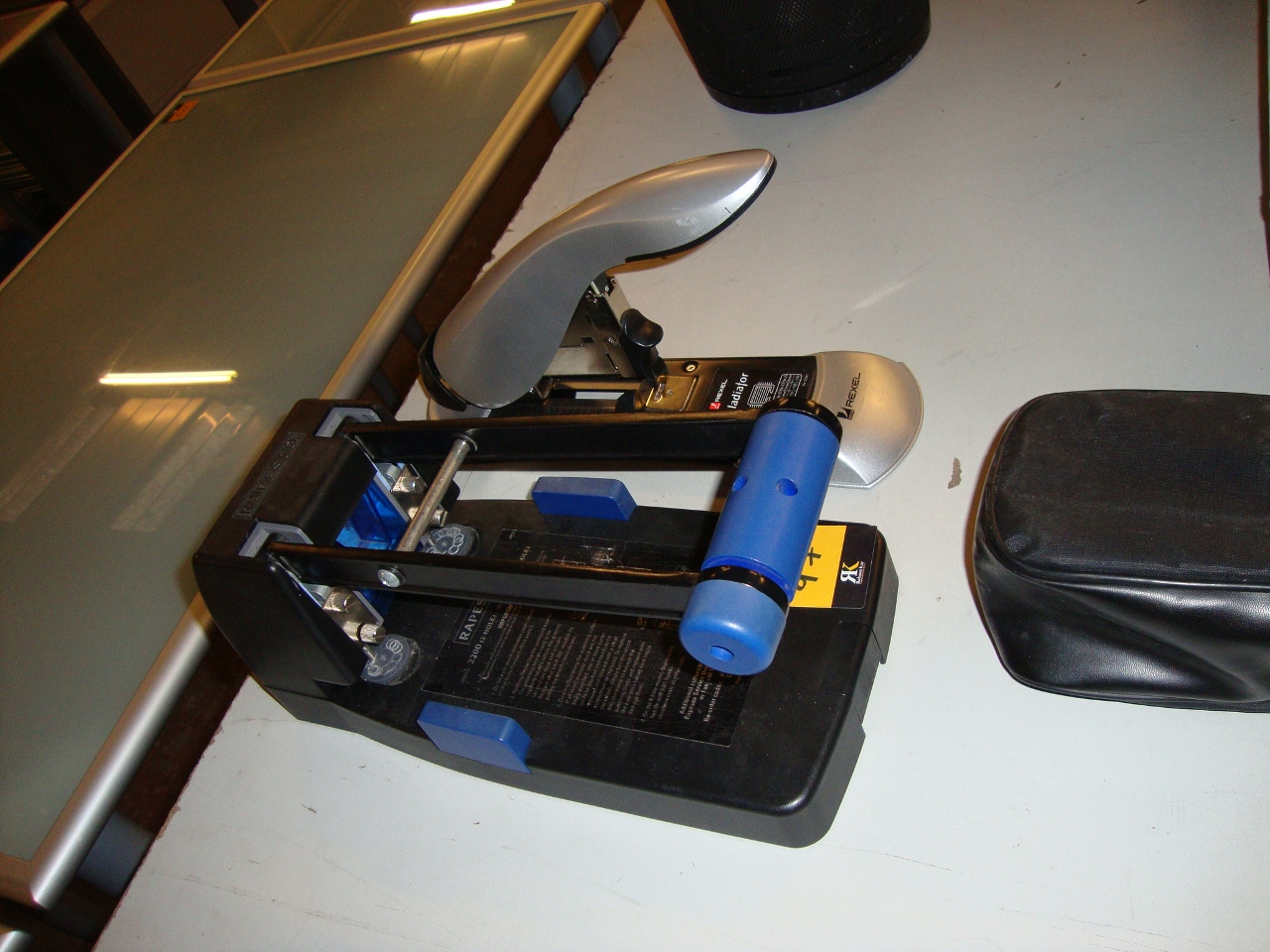 Rapesco model 2200 ultraheavy duty hole punch plus Rexel Gladiator