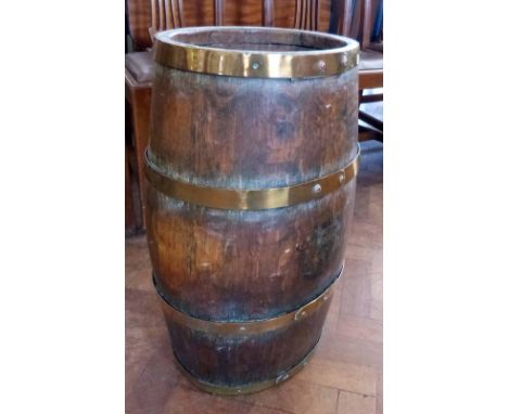 Oak brass bound stick barret. Condition report: see terms and conditions