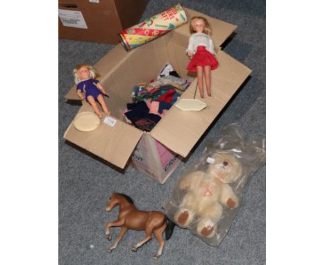 Assorted Sindy dolls, clothes and accessories, Paul (Sindy's boyfriend) in original box, comet crystal toy sewing machine, to