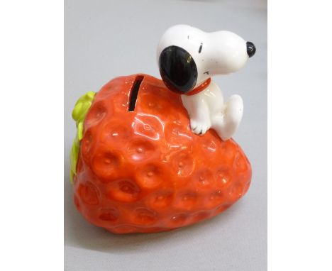 SNOOPY MONEY BOX/BANK CIRCA 1966, VICTORY JIGSAW PUZZLE, BOX OF TOY FARMYARD AND OTHER ANIMALS, 15 SETS OF BROOKE BOND PICTUR