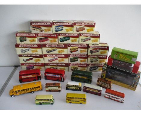 A collection of die-cast buses including boxed Deagostini Atlas Editions Great British Buses, along with some unboxed Corgi, 