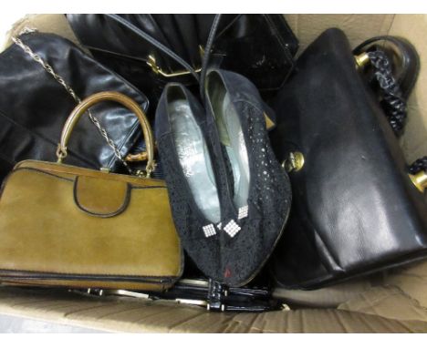 Box containing a quantity of various vintage unnamed leather handbags including: vinyl handbags and a pair of shoes
