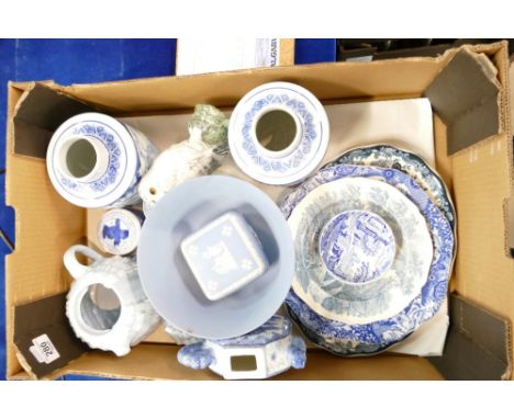 Collection of Wedgwood, Royal Doulton, Chinese, Sadler etc: Items to include Chinese ginger jar, Sadler teapot, Royal Doulton