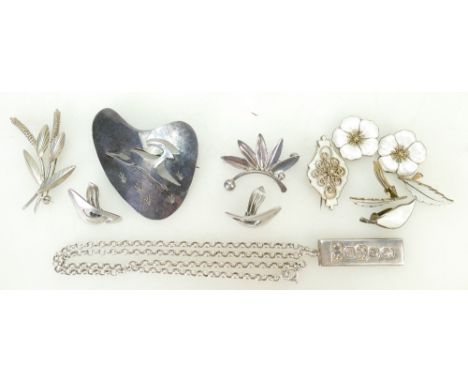 Collection of silver jewellery: Jewellery includes ingot &amp; chain, silver and silver &amp; enamel earrings with brooch a/f