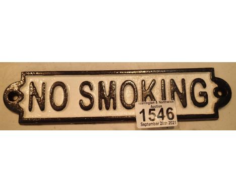 Cast iron No Smoking plaque, L: 21 cm. P&amp;P Group 1 (£14+VAT for the first lot and £1+VAT for subsequent lots) 