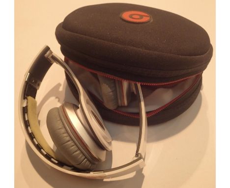 Pair of Beats headphones by Dr Dre. P&amp;P Group 1 (£14+VAT for the first lot and £1+VAT for subsequent lots) 
