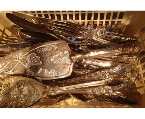 Quantity of Kings Pattern cutlery. Not available for in-house P&P, contact Paul O'Hea at Mailboxes on 01925 659133Condition R
