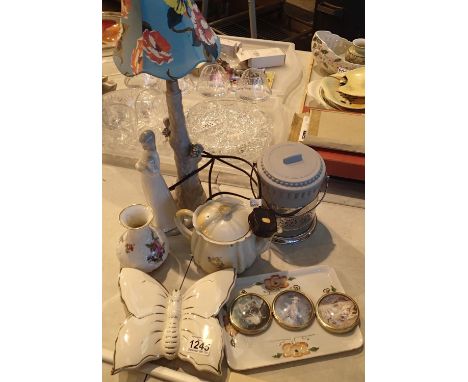 Quantity of mixed items including ceramics and a lamp clock. Not available for in-house P&P, contact Paul O'Hea at Mailboxes 