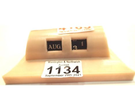 Bakelite desk calendar. P&amp;P Group 1 (£14+VAT for the first lot and £1+VAT for subsequent lots) 
