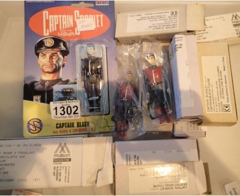 Twelve Captain Scarlett figurines. P&amp;P Group 1 (£14+VAT for the first lot and £1+VAT for subsequent lots) 