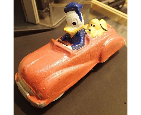 Donald duck cast metal car. P&amp;P Group 1 (£14+VAT for the first lot and £1+VAT for subsequent lots) 