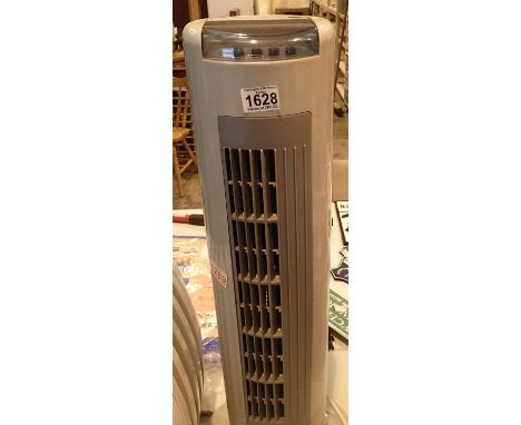 DeLong heater and 40w recirculating fan. Not available for in-house P&P, contact Paul O'Hea at Mailboxes on 01925 659133Condi